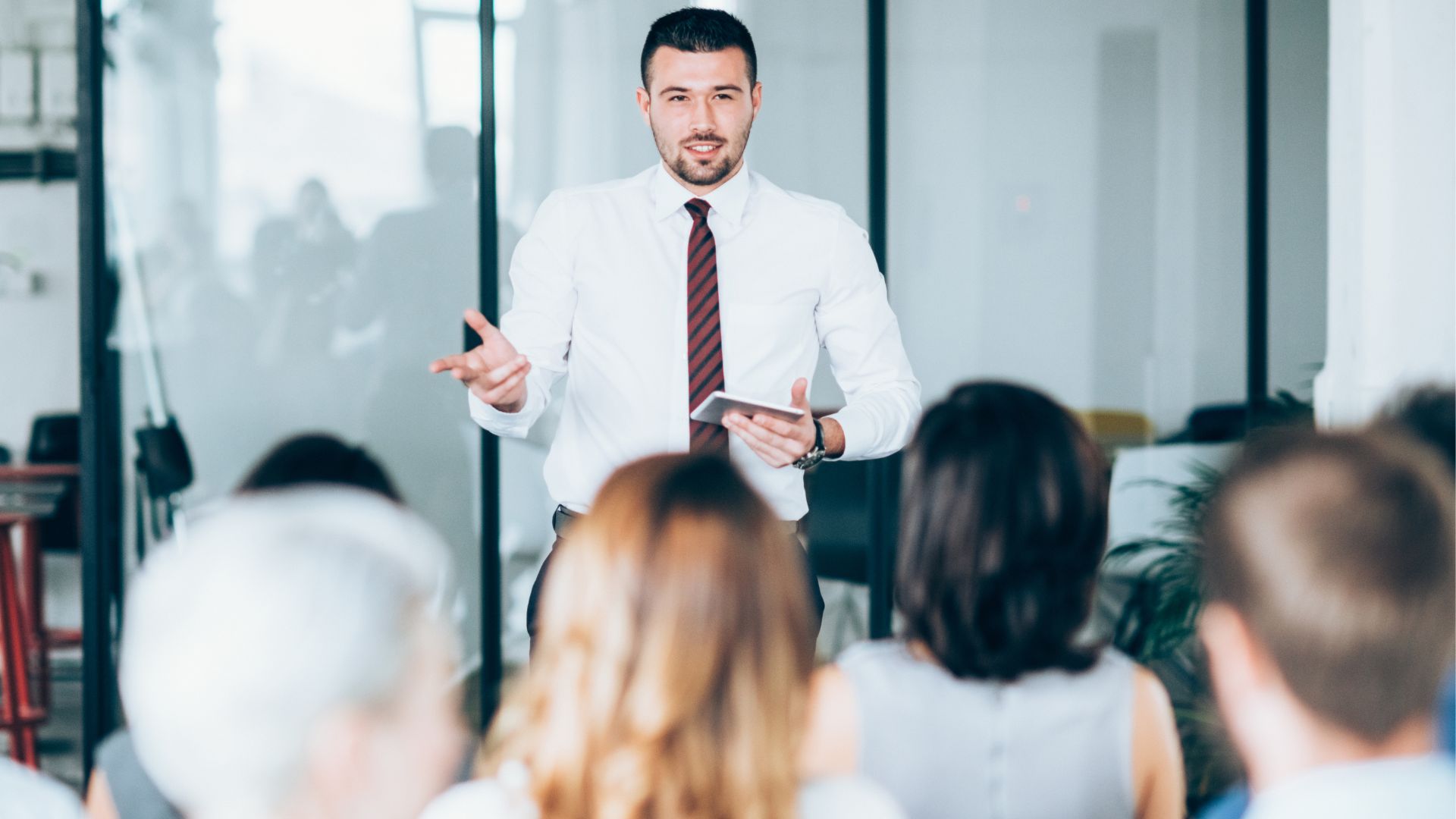 Como evitar passivos trabalhistas por falta de treinamentos obrigatórios de SST
